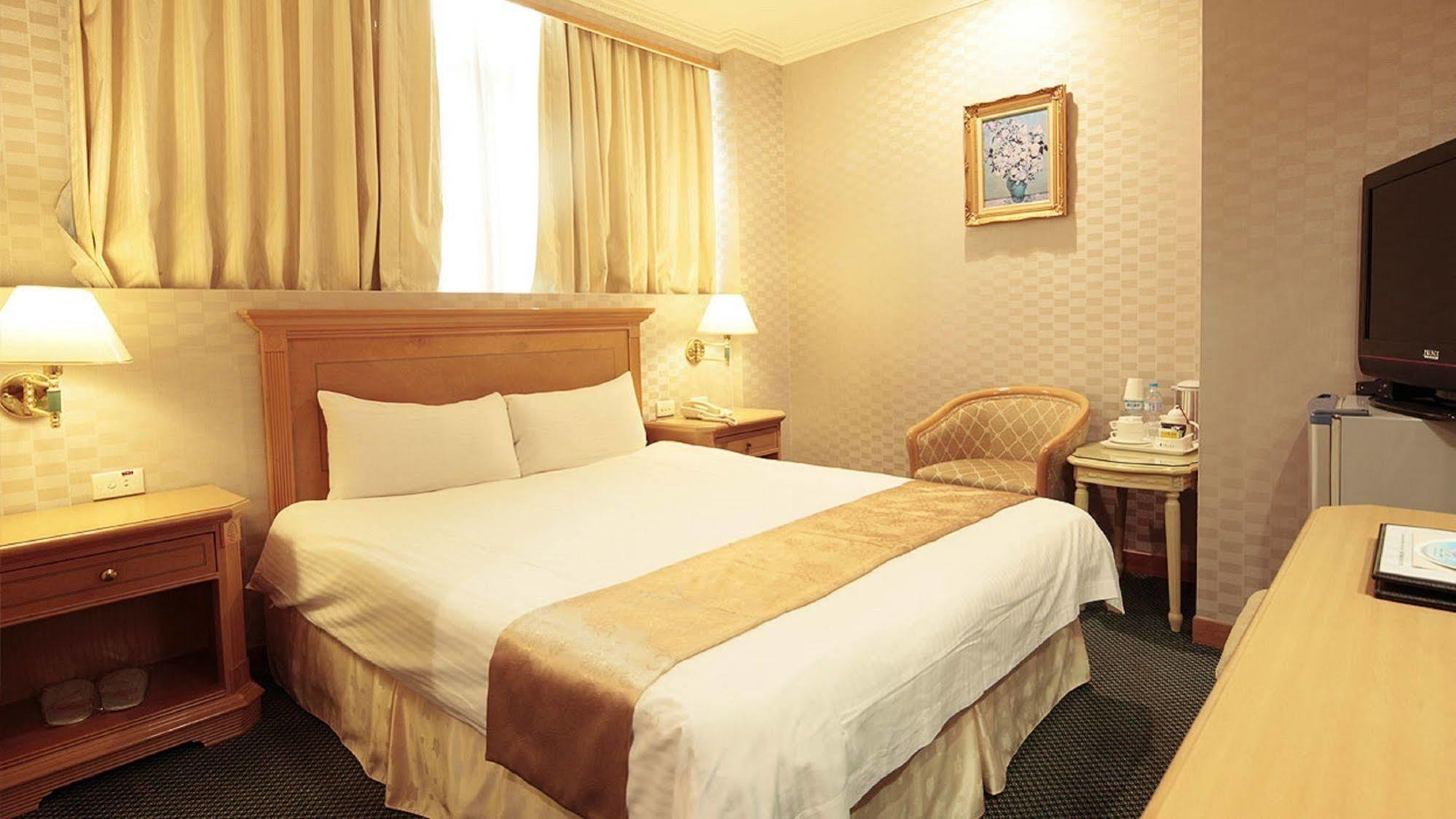 Cambridge Hotel - Yung Kang Jungkang Kültér fotó