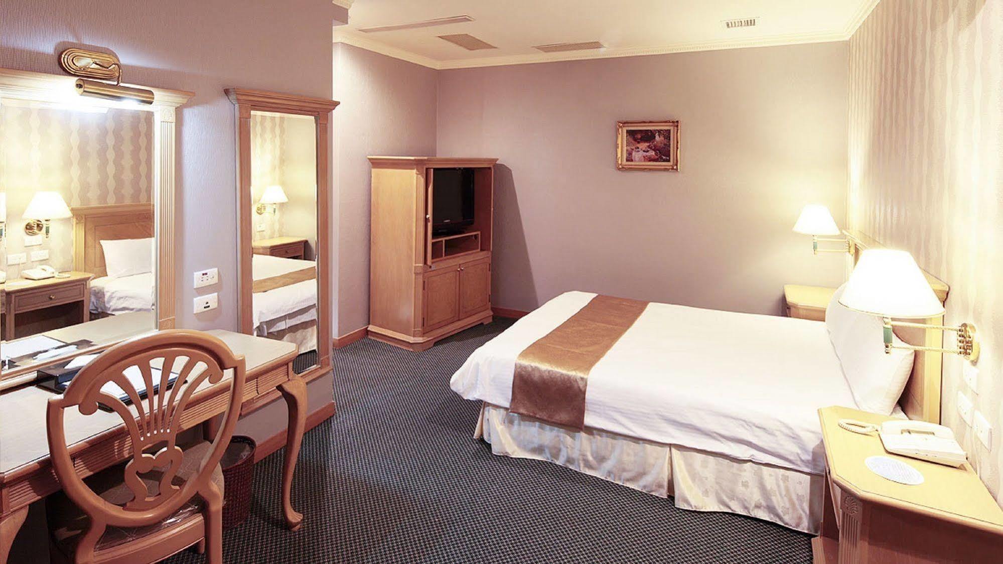 Cambridge Hotel - Yung Kang Jungkang Kültér fotó
